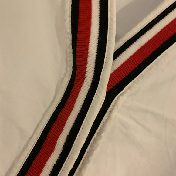 White buttoned shirt - Picture 2 of 2